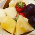様々な果物の朝食