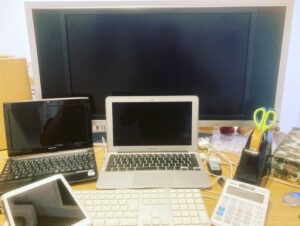 店長の居間のワーキングスペース